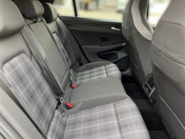Innenraum des VW Golf GTI Compact Sport